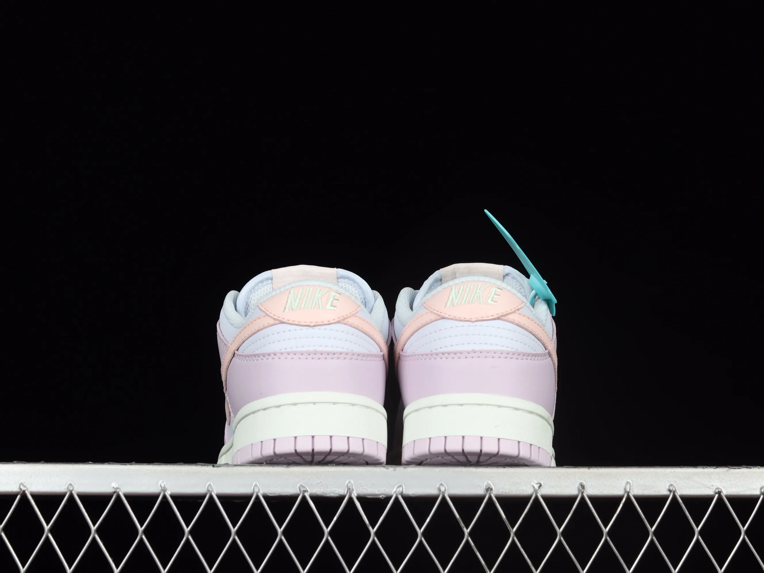 All categories Nk SB Dunk series Nk SB Dunk Low low-top sneakers F version special price Nk Dunk SB Low blue purple pink SB smashed backboard fashion casual sneakers DD1503-001